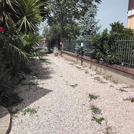 Apartament L'Oasi Montesilvano Marina Zewnętrze zdjęcie